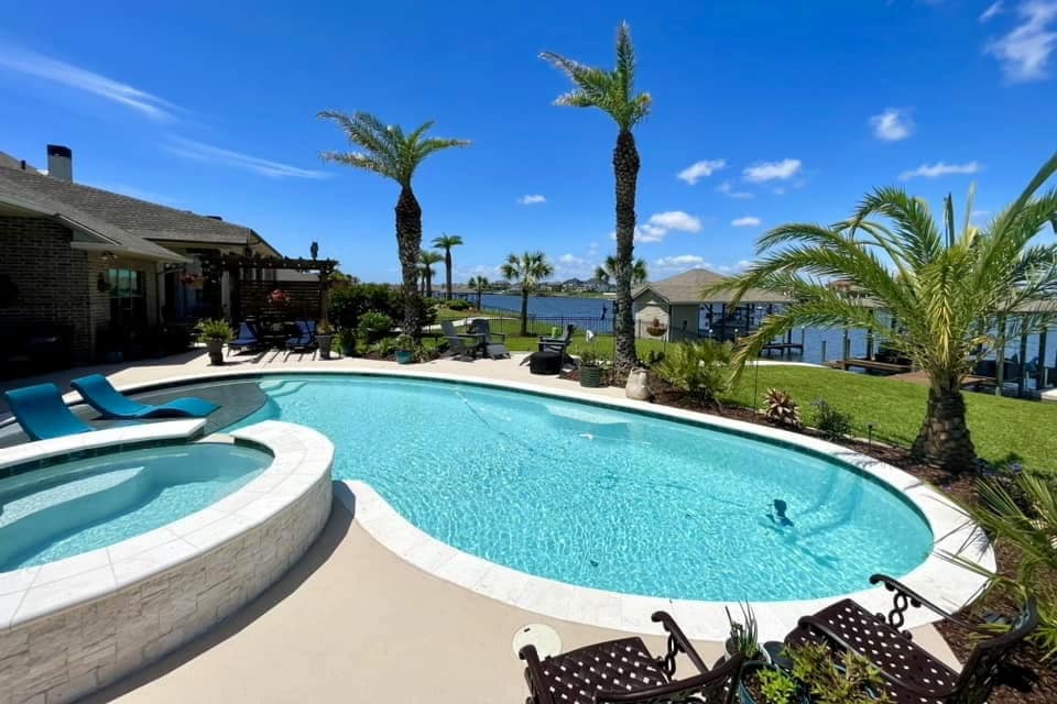 swimming pool service company